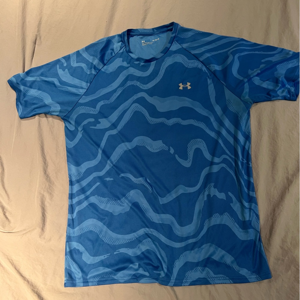 Men’s XL Under Armour dry fit T-Shirt